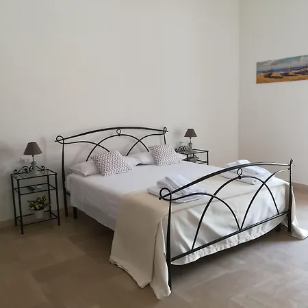 Le Strazzigne Bed & Breakfast