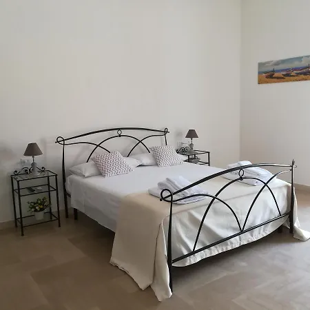 Le Strazzigne Bed & Breakfast