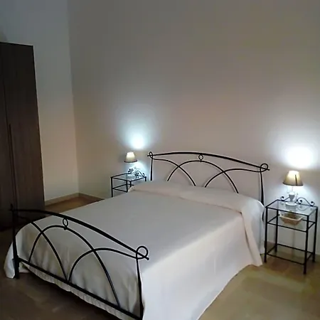 Le Strazzigne Nocleg ze śniadaniem